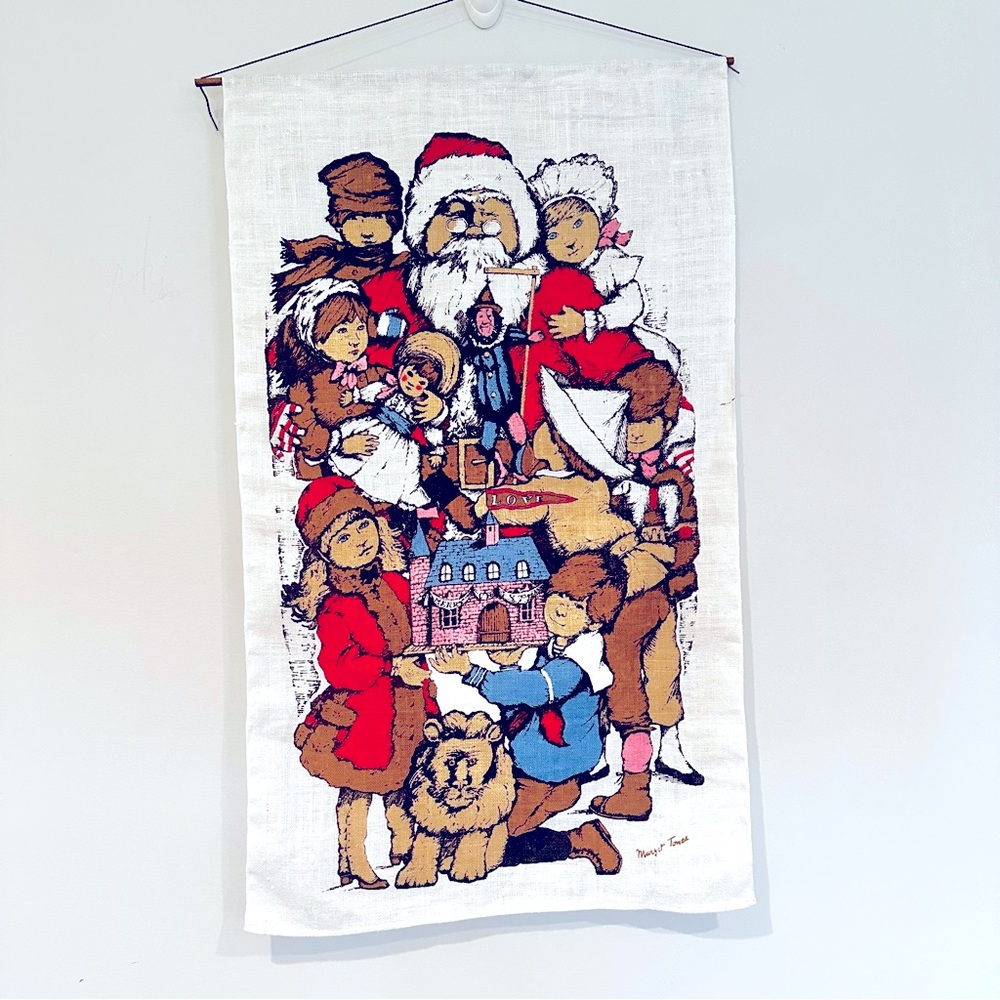 Christmas Tapestry Linen Santa Children Love By Margot Tomes 28" x‎ 17" Wall Art